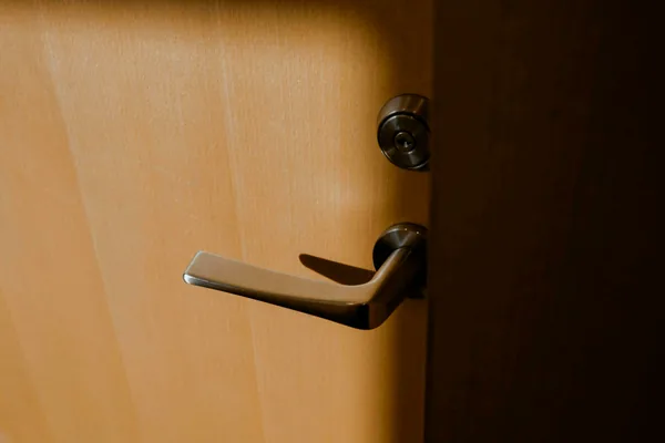 Puertas que rozan en Burlada